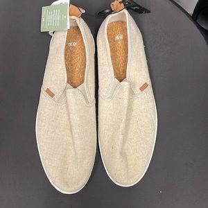 NWT H&M mens canvas slip on shoes US size 9